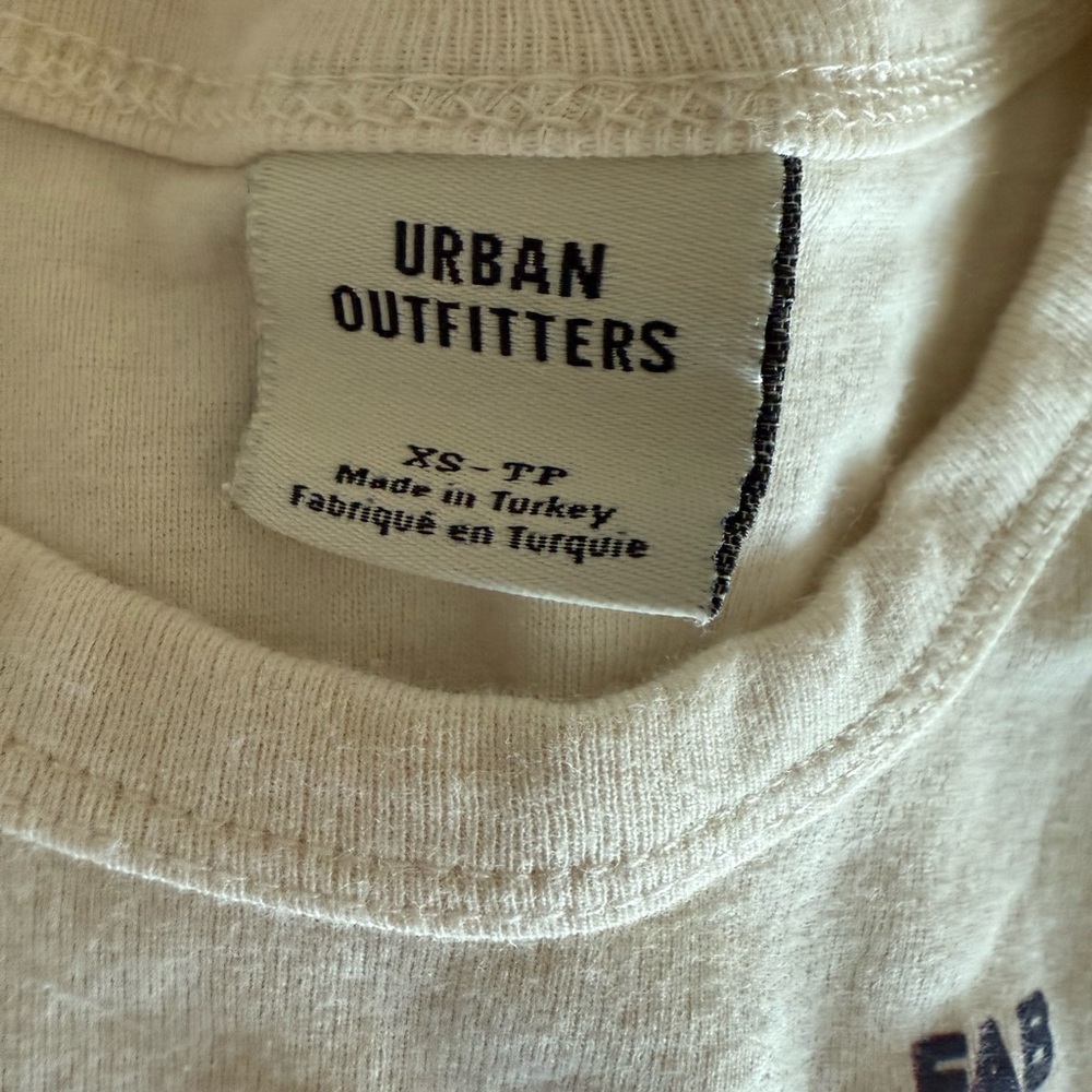 Urban outfitters Strawberry Graphic tee - Picture 5 of 5